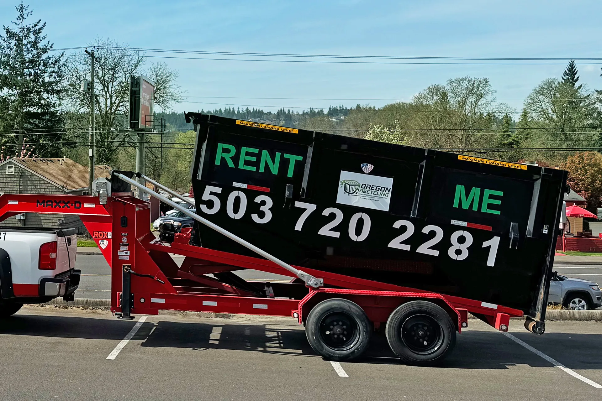 Oregon Recycling dumpster and delivery equipment